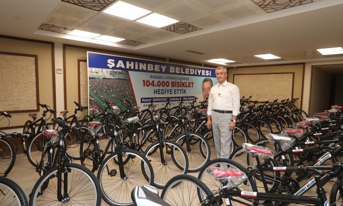 Başarılı öğrencilere bisiklet!