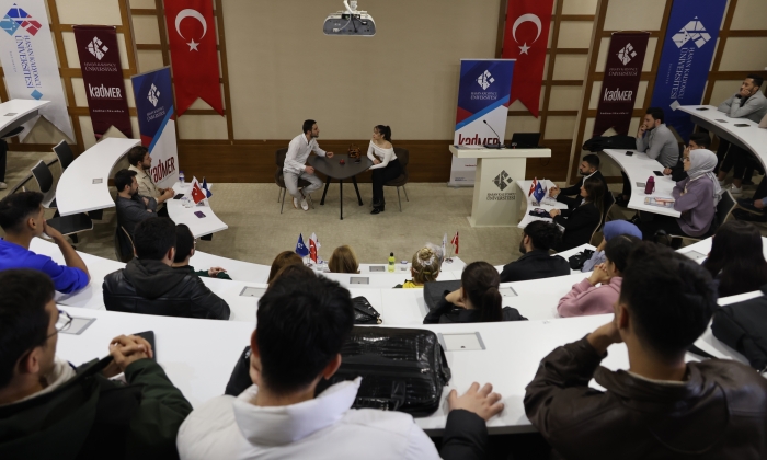 HKÜ'de Tiyatro Oyunu Sergilendi