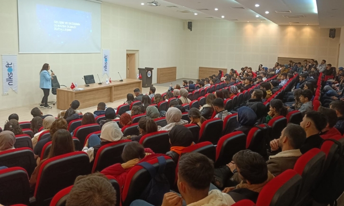 GAÜN’den Dijitalleşme ve Yapay Zeka Konferansı