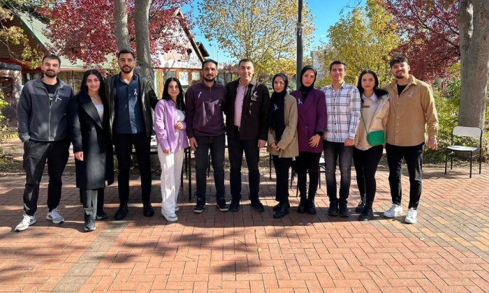    GAÜN Öğrencileri Mor Kurdele Dağıttı