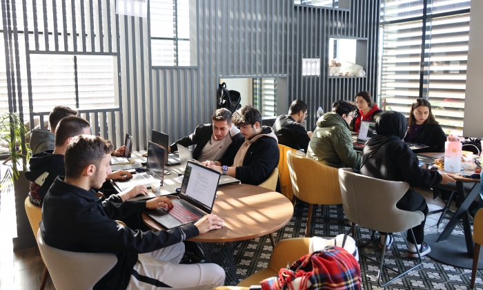 HKÜ’de Yapay Zekâ ve Prompt Mühendisliği Etkinliği Gerçekleştirildi!