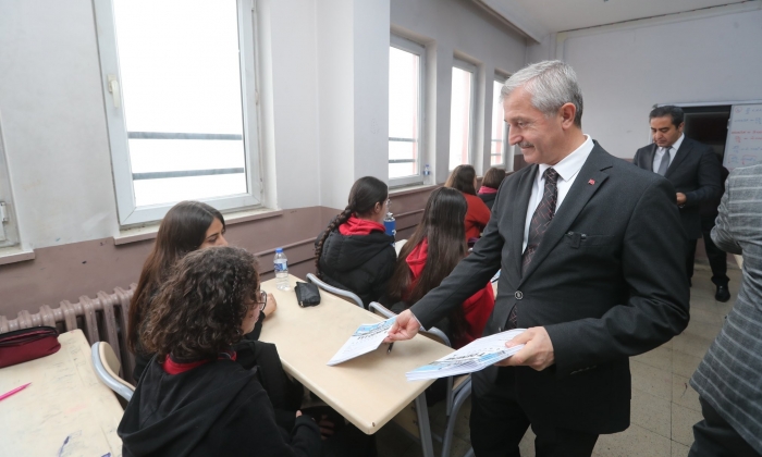 Şahinbey'den Öğrencilere Eğitim Seti!