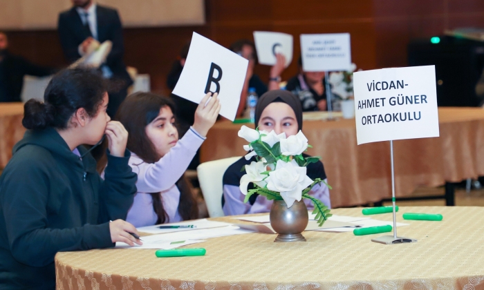 Ortaokullar Arası Bilgi Yarışması’nda kıyasıya mücadele!