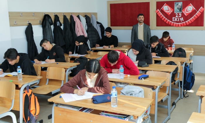 Ücretsiz deneme sınavlarından yaklaşık 35 bin öğrenci yararlandı