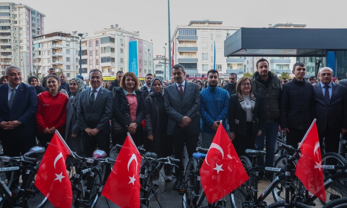 40 bin öğretmene bisikletleri ulaştırıldı