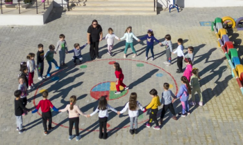 Geleneksel çocuk oyunları yeniden okul bahçelerinde ihya ediliyor