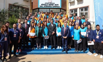  Bakan Tekin öğrenciler ile buluştu