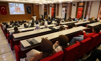HKÜ’de Anma Programı Gerçekleştirildi   