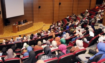 GAÜN’de Hz. Peygamber’in Örnekliği Konferansı