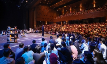  Büyükşehir Eğitimci-Yazar Gri Koç’u gençlerle buluşturdu