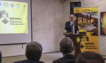 Yelkenci, Öğretmen Akademileri'nin Açılışına Katıldı