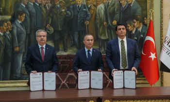 Yılmaz'dan eğitime anlamlı katkı