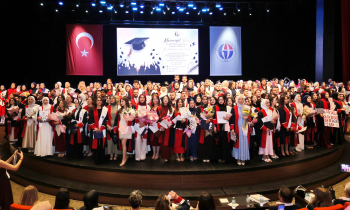 GAÜN Sağlık hizmetleri̇ meslek yüksekokulu mezuniyet heyecanı