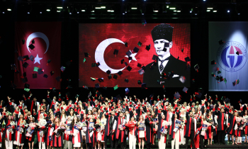 GAÜN Hukuk fakültesi̇ yeni̇ hukukçularını mezun etti