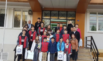 Özel Çağdaş Bilgi Okulları öğrencilerinden “ Çocuk Gülerse Dünya Güler “ projesi