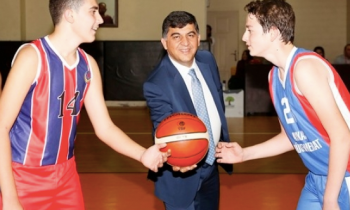 Şehitkamil'den okullara spor desteği