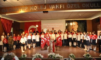 Gaziantep Kolej Vakfın'da  İstiklal Marşı Oratoryosu sahnelendi