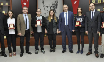 GKV’li Kitap Dostlarına Ödül Yağmuru