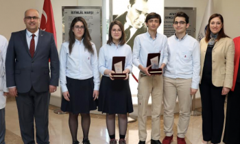 SANKO öğrencileri Robot Olimpiyatları’ndan madalya ile döndü