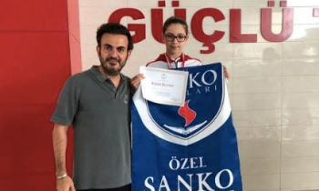 SANKO OKULLARI YÜZÜCÜSÜ BERİL ÖZTÜRK YİNE TÜRKİYE İKİNCİSİ OLDU
