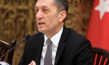 Bakan Ziya Selçuk'tan öğretmenlere: Öğretmen Ziya Selçuk olarak yanınızdayım