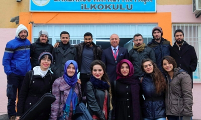 Bu çocuklar alkışlanmalı:GAÜN Öğrencilerinden İlkokul Öğrencilerine Kırtasiye Yardımı