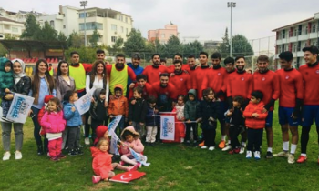 Hayat Kreş ve Anaokulları öğrencilerinden futbolculara destek ziyareti
