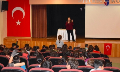 Özel Seçkin Koleji'nde grip semineri