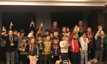 Uygar Koleji Satranç Turnuvasına yoğun ilgi