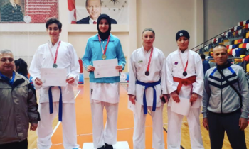 Erdem Koleji şampiyonluğa doymuyor