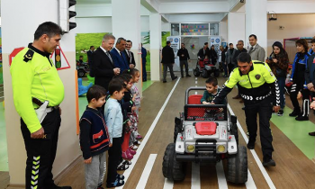 Vali Gül: Çocuklarımız uygulamalı derslerle trafik eğitimi alıyor