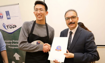 Yabancı öğrencilere Gaziantep yemeklerini öğrettiler