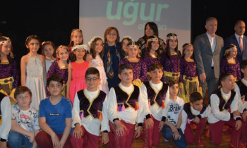 Vali Gül ve Başkan Şahin minikleri yalnız bırakmadı