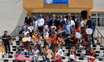 Bakan Gül, öğrencilerin hayalini gerçekleştirdi