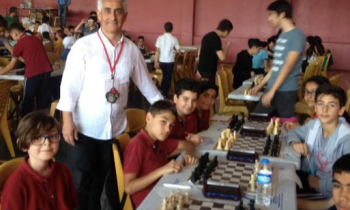 Ada Koleji satrançta da iddialı