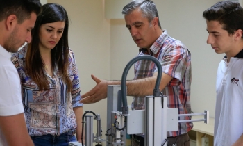 Öğrenciler derslerini endüstri 4.0 ile görüyor