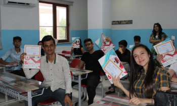 Özel Suat Albayram Anadolu Lisesi'nde karne heyecanı