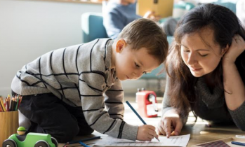 Okul çağındaki çocuklar ile evde kaliteli vakit geçirmenin yolları