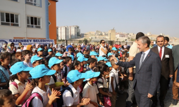 Şahinbey'den 20 bin öğrenciye kırtasiye malzemesi