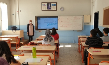 Okulda temassız dezenfektan