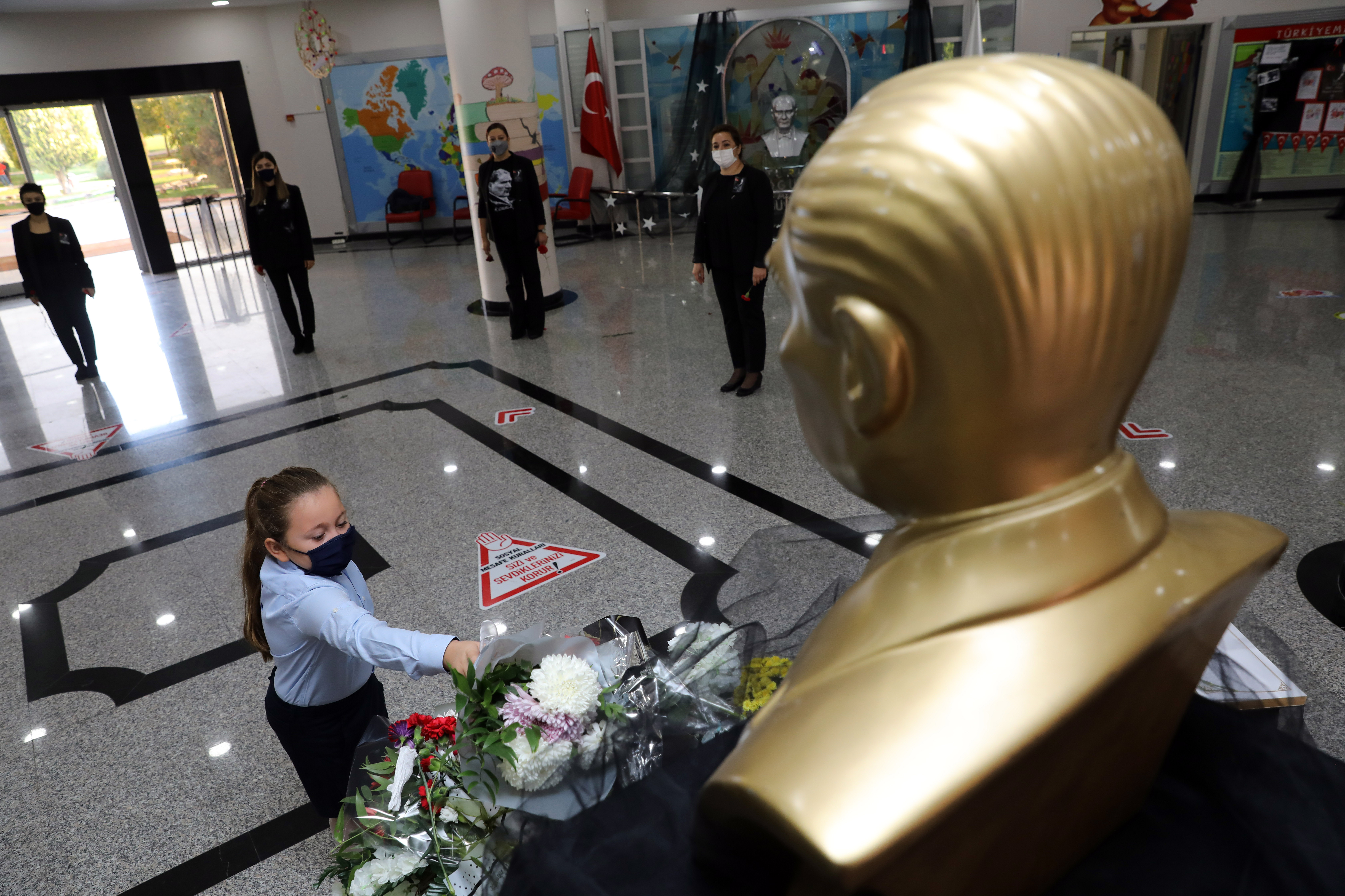 Canlı yayında tören