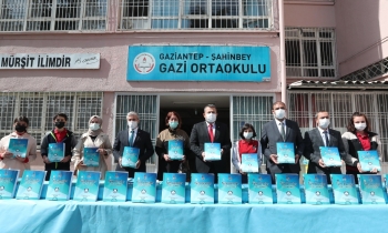 Şahinbey’den 11.250 soru kitabı