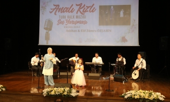 Analı - kızlı ödül töreni