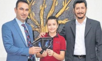 Uzay merakı kitap yazdırdı