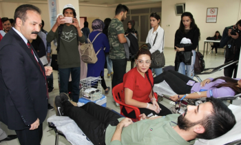 GAÜN öğrencileri kan bağışında rekora koşuyor