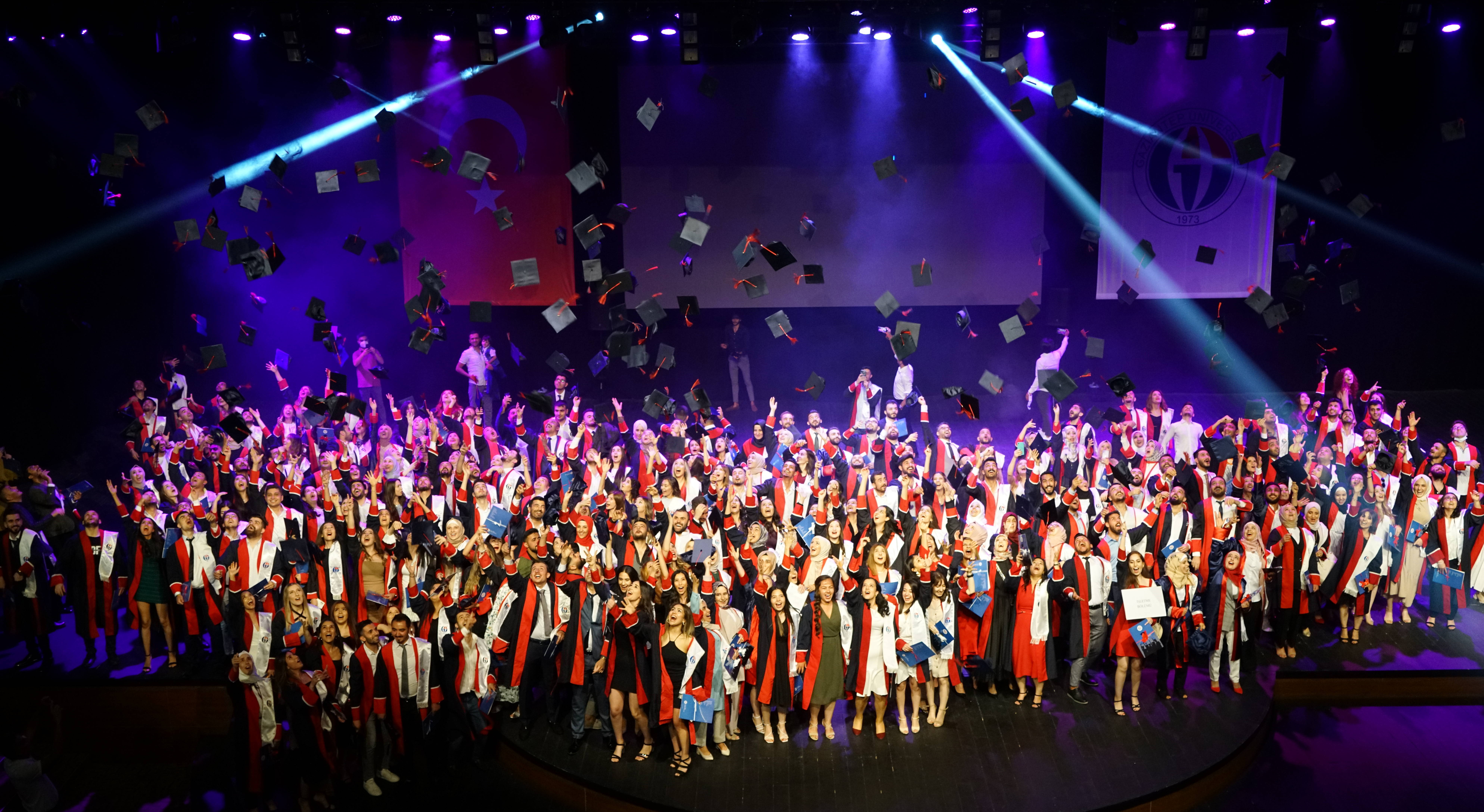 Geleceğin Türkiye’sini sizler inşa edeceksiniz