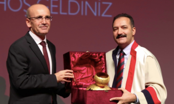 GAÜN'de ilk dersİ Mehmet Şimşek verdi