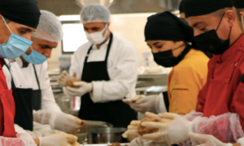 Gaziantep'te 12 bin öğrencinin yemeği bu okulda pişiyor