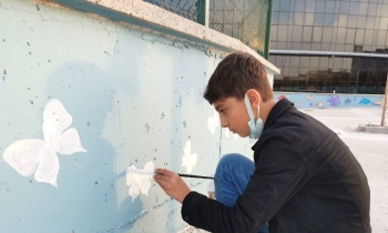 GAÜN çocuk hastanesinin duvarı tedavi gören çocuklarla boyandı