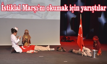 Öğrenciler İstiklal Marşını Okumak İçin Yarıştı